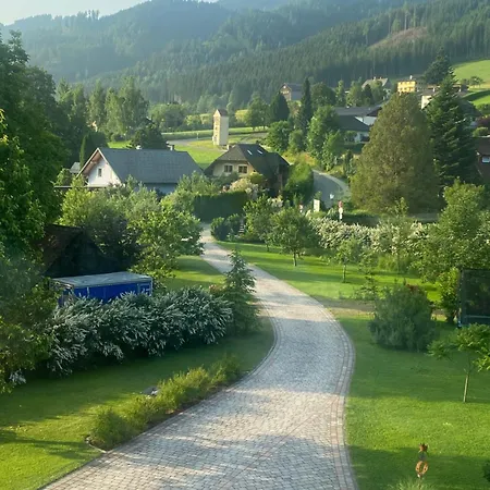 Familien „im Landhaus“ *