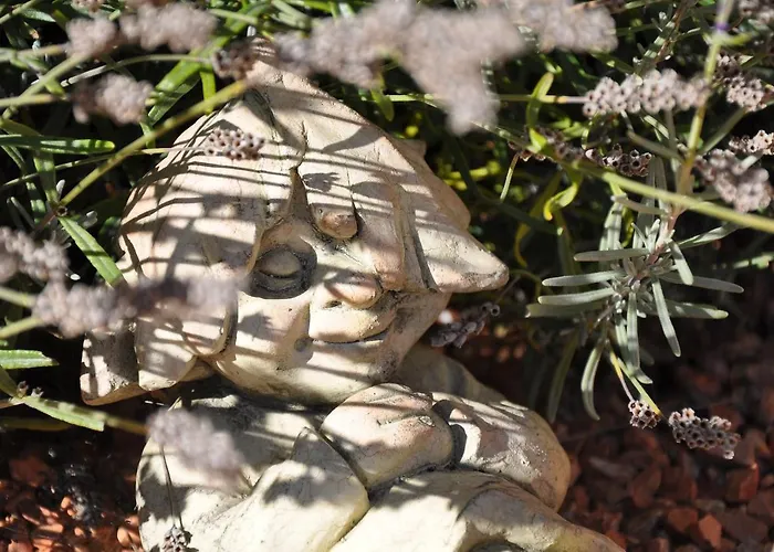 Little Paradises - Familien Im Gaal